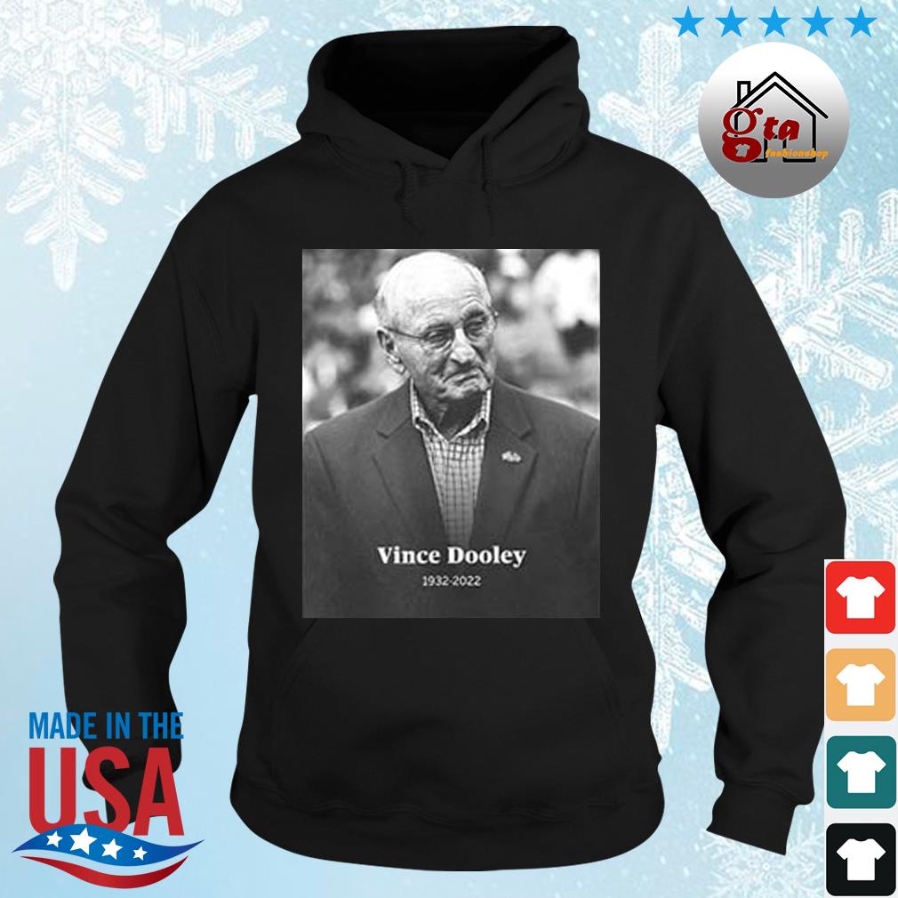 Legendary Georgia Football Coach Vince Dooley Has Died At Age Of 90 Rest In Peace Shirt hoodie