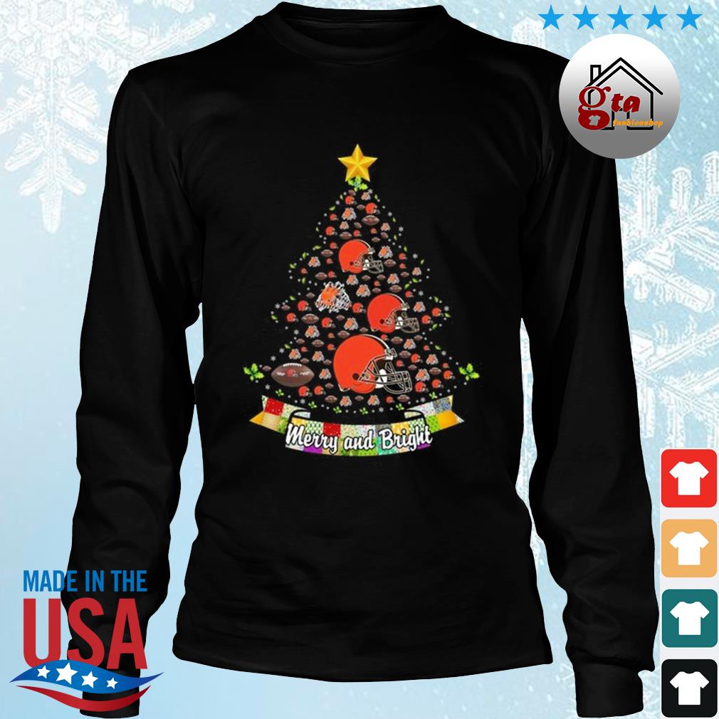 Merry And Bright Cleveland Browns NFL Christmas Tree 2022 Shirt Longsleeve den