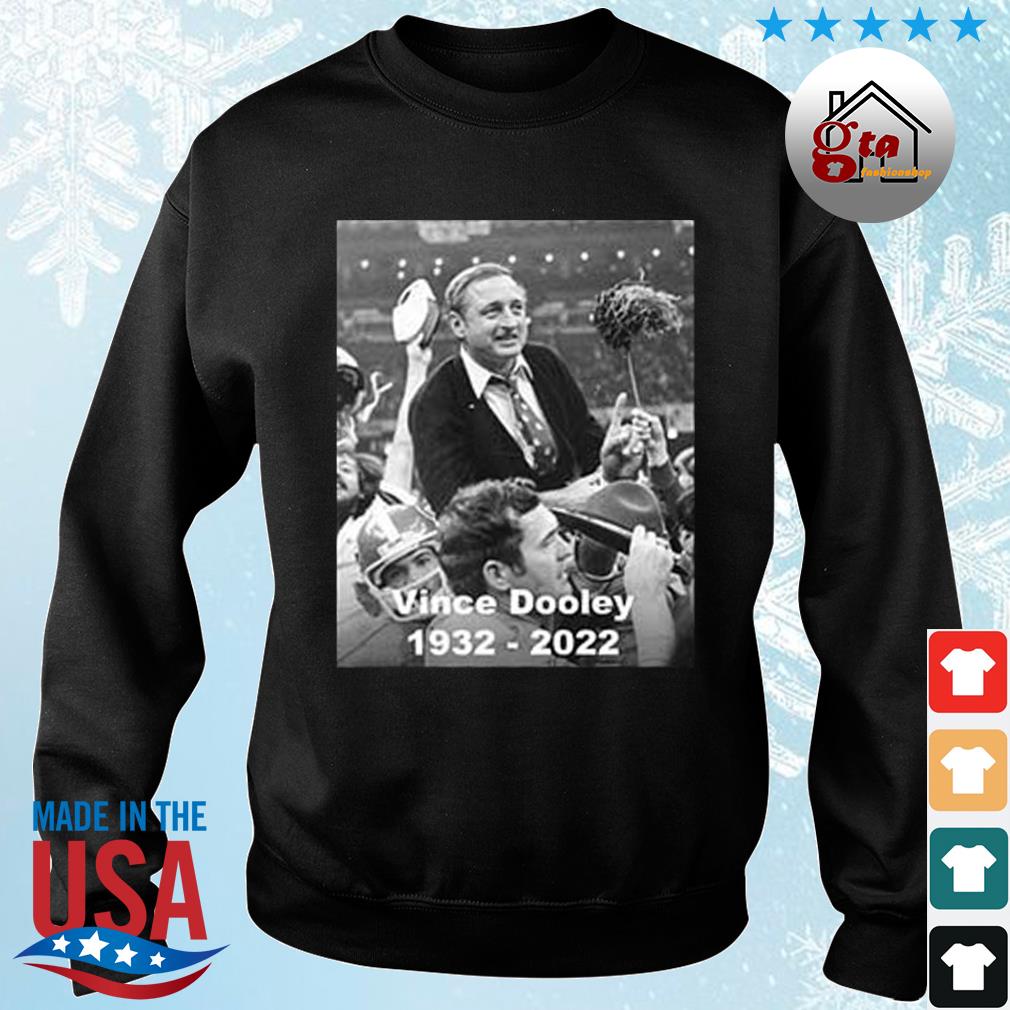 Vince Dooley SEC Legend Georgia Bulldogs Rest In Peace 1932 2022 Shirt sweater